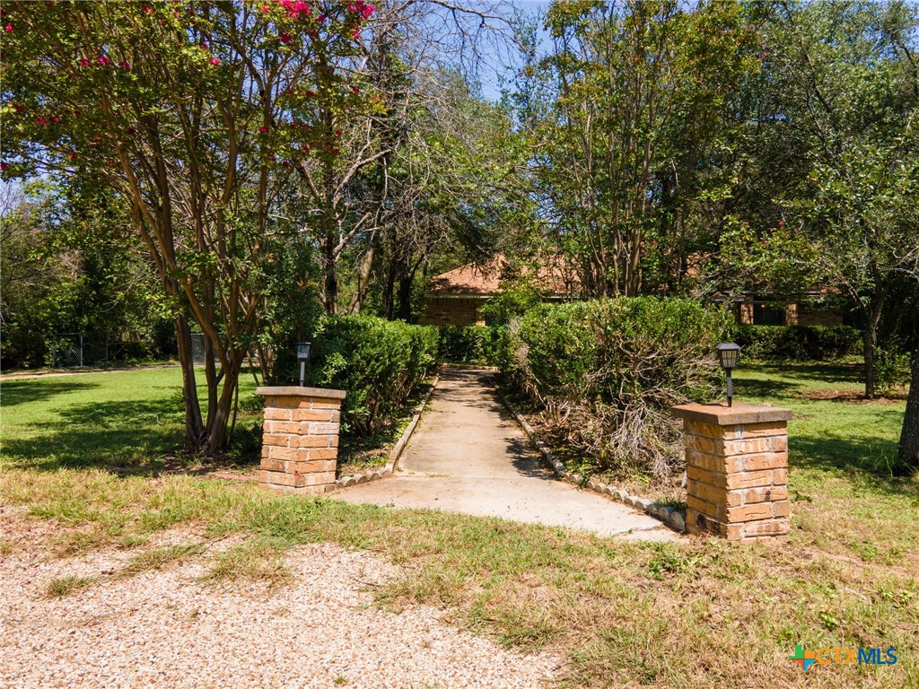 2187 Stagecoach Road Killeen, TX 76542 - Photo 23 of 27 a view of a yard with plants