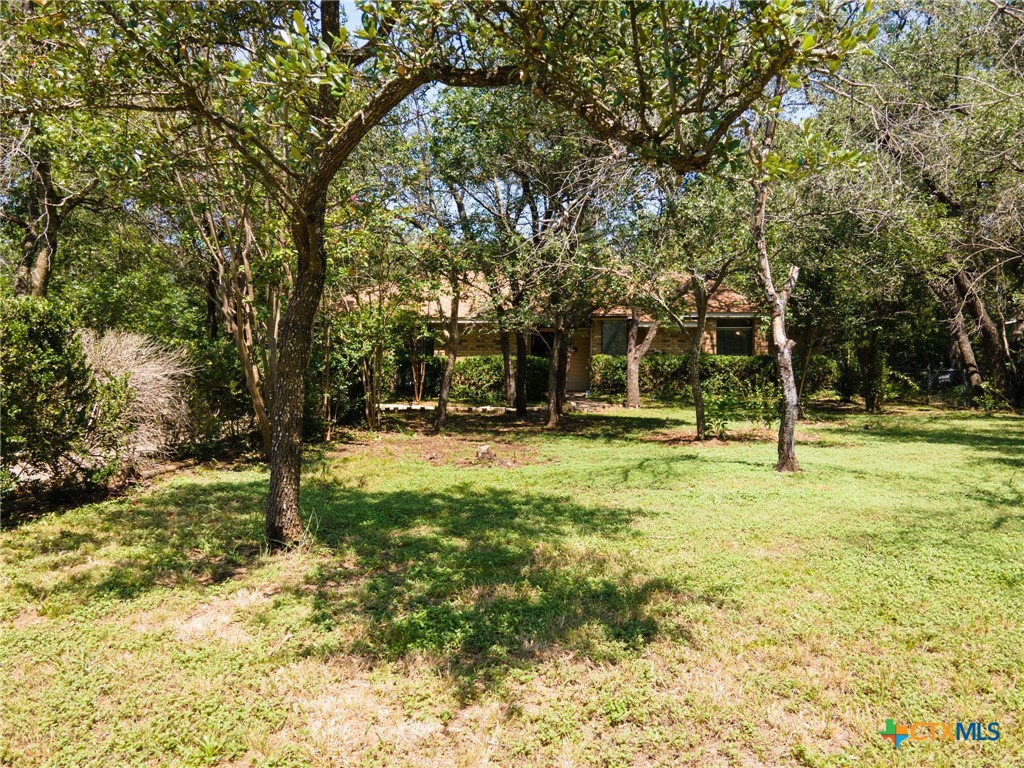 2187 Stagecoach Road Killeen, TX 76542 - Photo 3 of 27 a backyard of a house with swimming pool