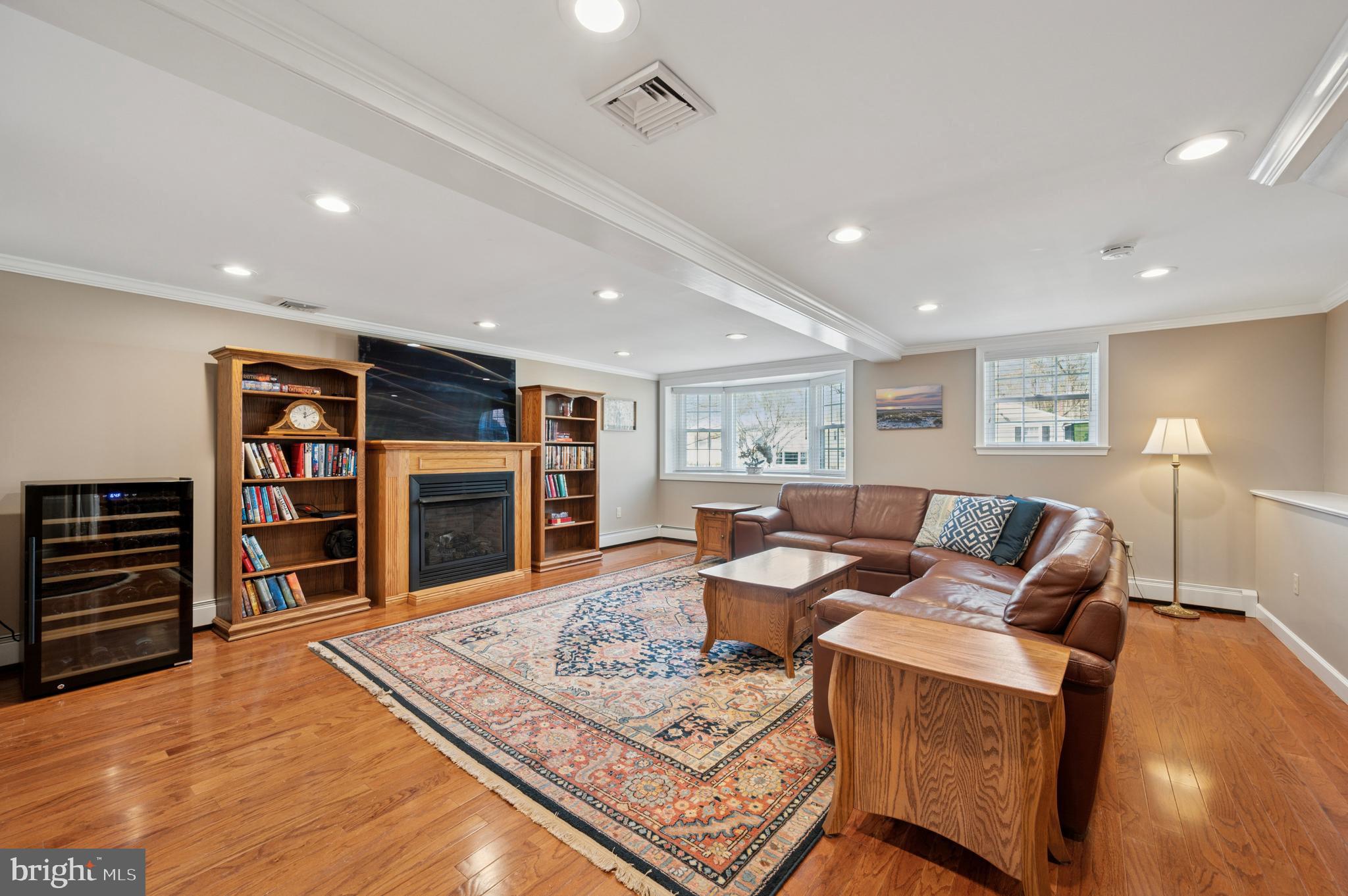 946 Georgetown Road Swarthmore, PA 19081 - Photo 19 of 36 a living room with furniture and wooden floor