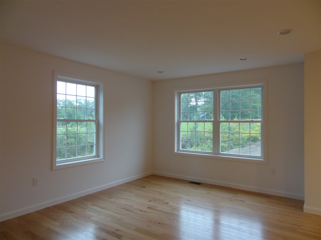 101 Falcon Ridge Road, Unit 8 Milford, NH 03055 - Photo 6 of 32