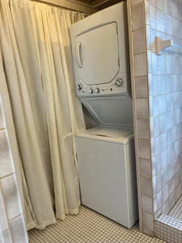 $151,000 | 956 Circle Drive, Manitowoc, WI 54220