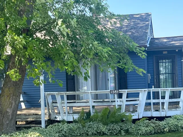 $151,000 | 956 Circle Drive, Manitowoc, WI 54220