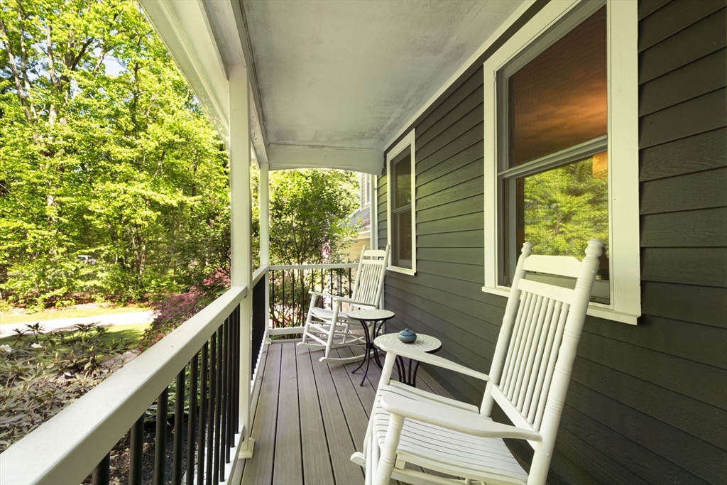 8 Upton Street Dunstable, MA 01827 - Photo 8 of 39