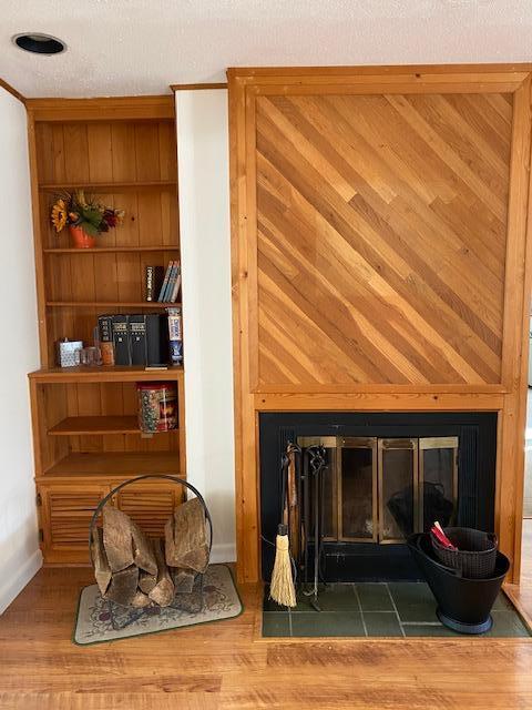 5 Barbary Circle Mashpee, MA 02649 - Photo 10 of 24 a living room with furniture
