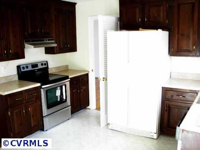 520 Whitaker Road Richmond, VA 23235 - Photo 4 of 10 Other - Kitchen