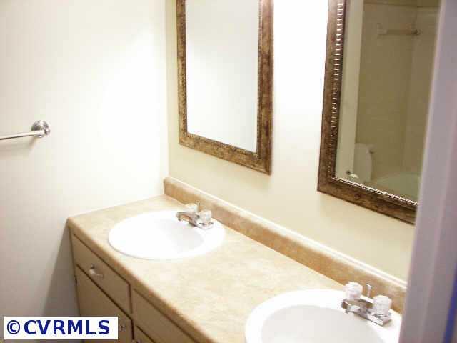 520 Whitaker Road Richmond, VA 23235 - Photo 5 of 10 Other - Hall Bath