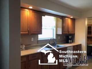 10111 Goff Road Temperance, MI 48182 - Photo 7 of 14 21442004-6.JPG