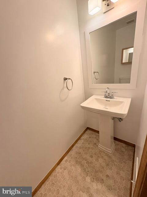 2071 Golf Course Drive Reston, VA 20191 - Photo 17 of 43