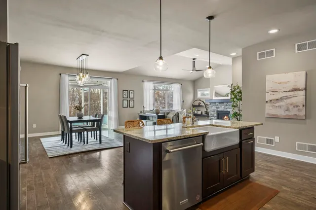 $798,000 | 402 Burnt Sienna Drive, Middleton, WI 53562