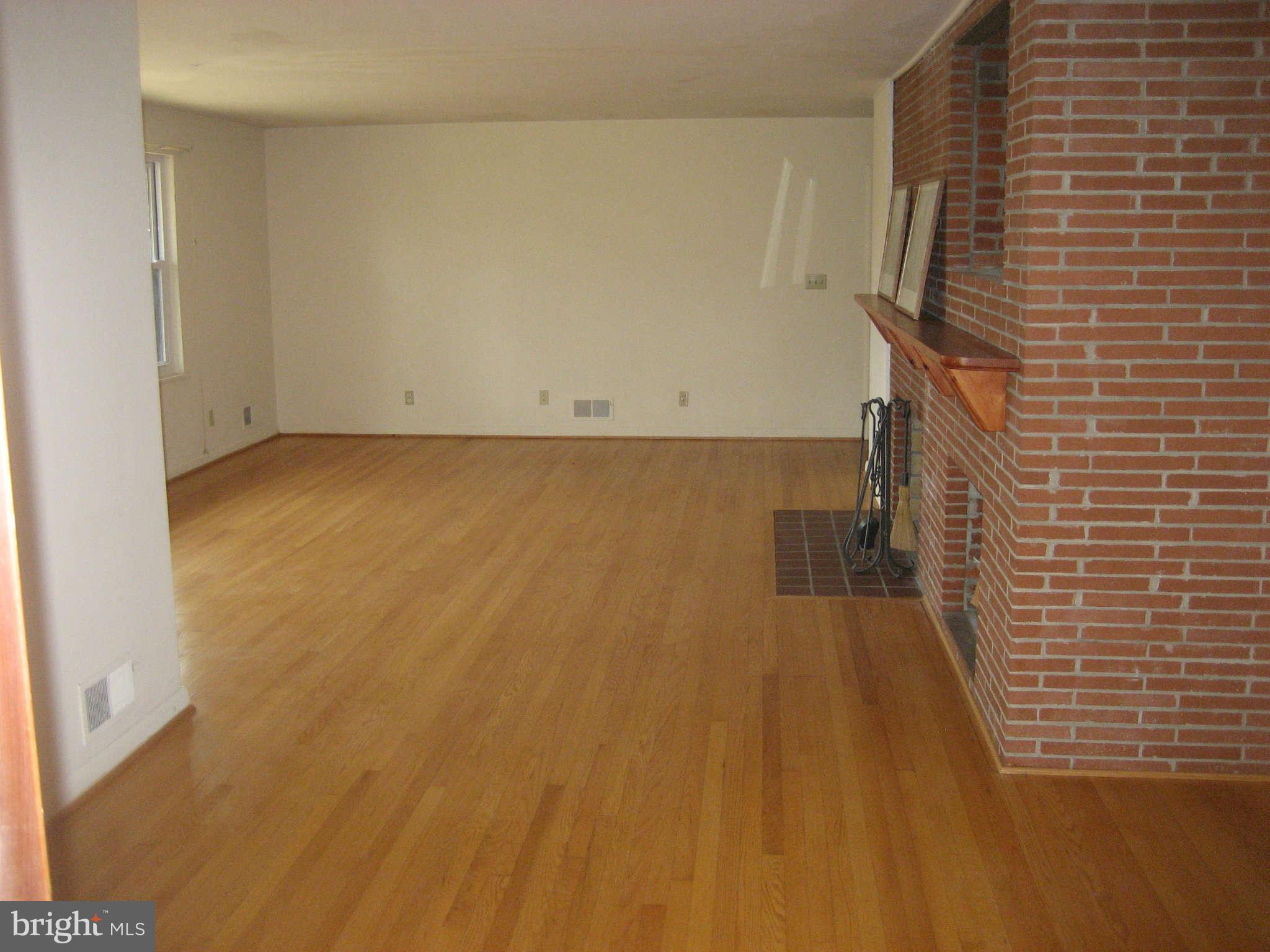 18111 Bentley Road Sandy Spring, MD 20860 - Photo 5 of 19 Interior (General)