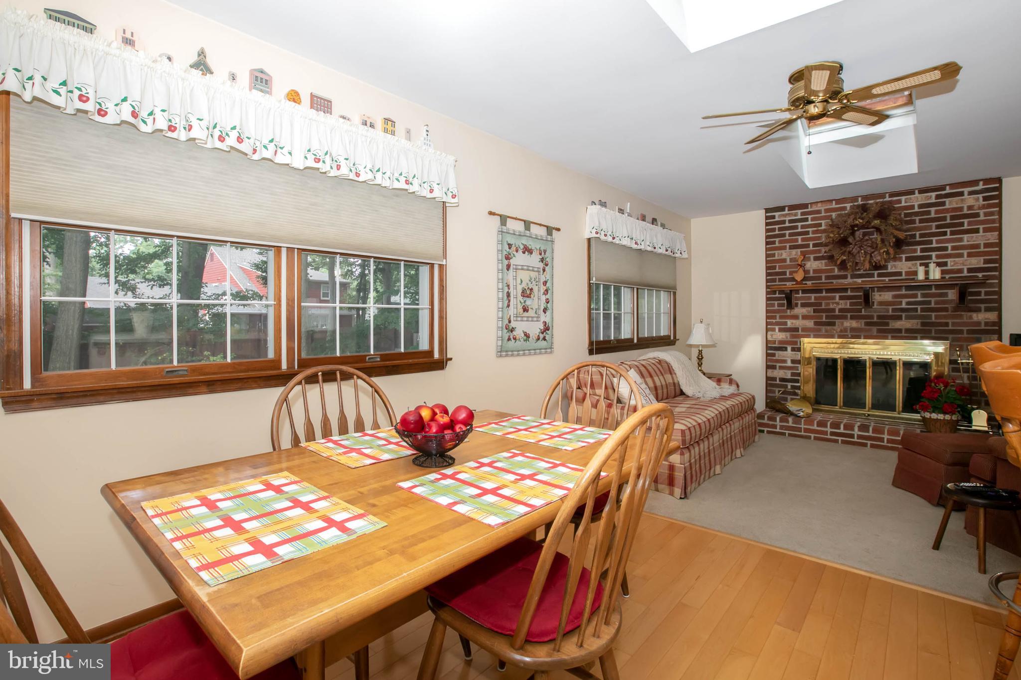 163 Oxford Road Delran, NJ 08075 - Photo 12 of 29 Breakfast Area