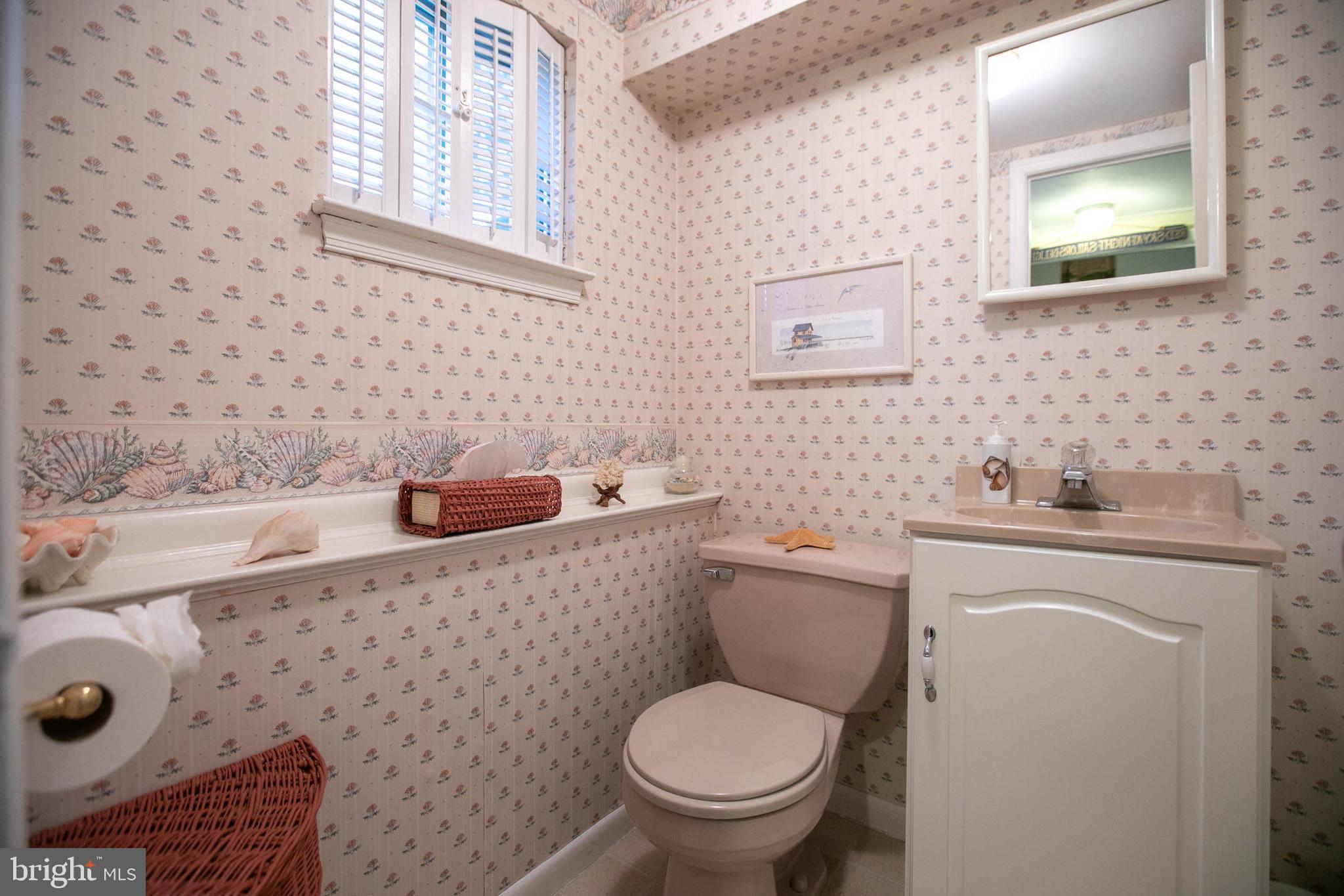 163 Oxford Road Delran, NJ 08075 - Photo 19 of 29 Half Bath