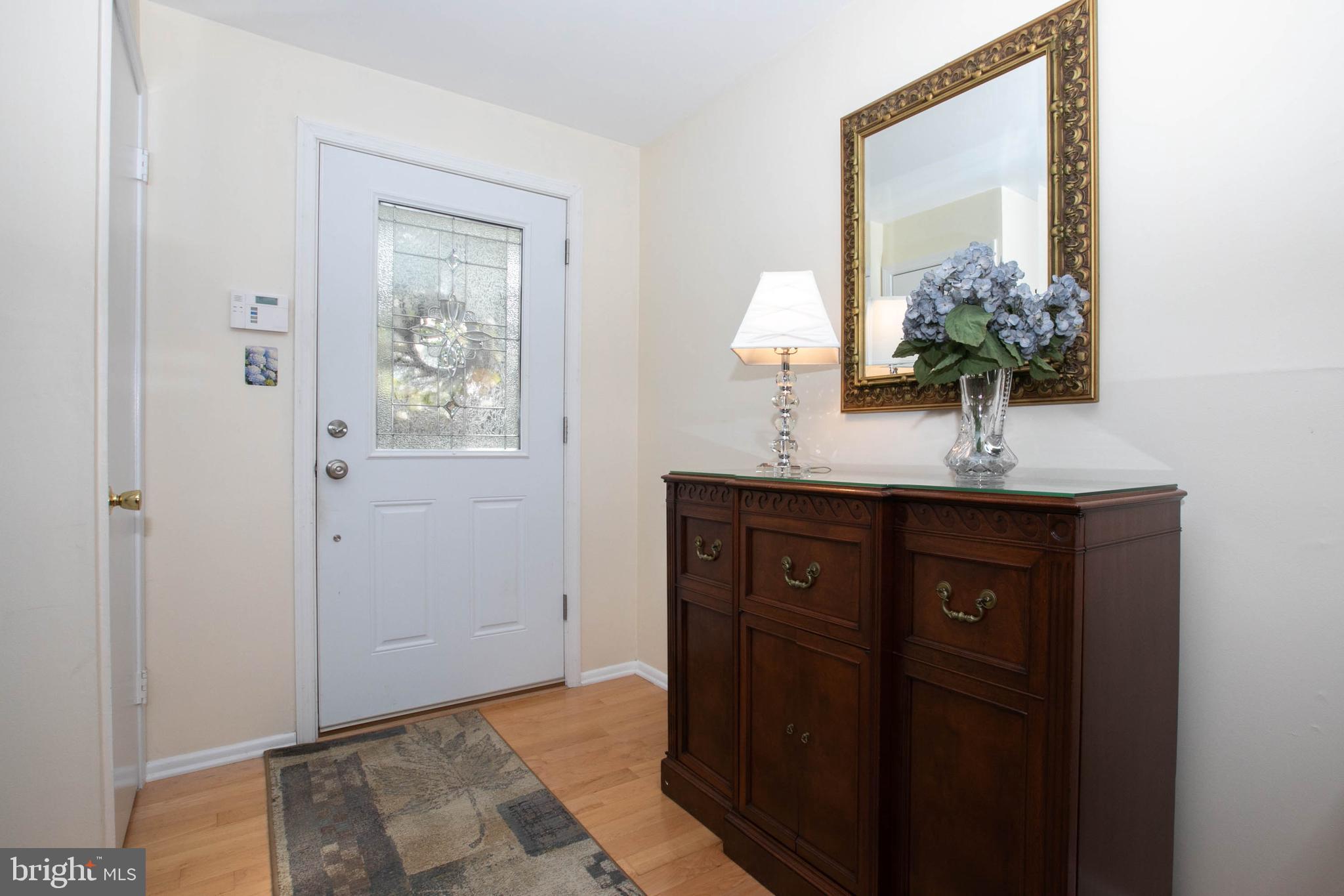 163 Oxford Road Delran, NJ 08075 - Photo 3 of 29 Foyer