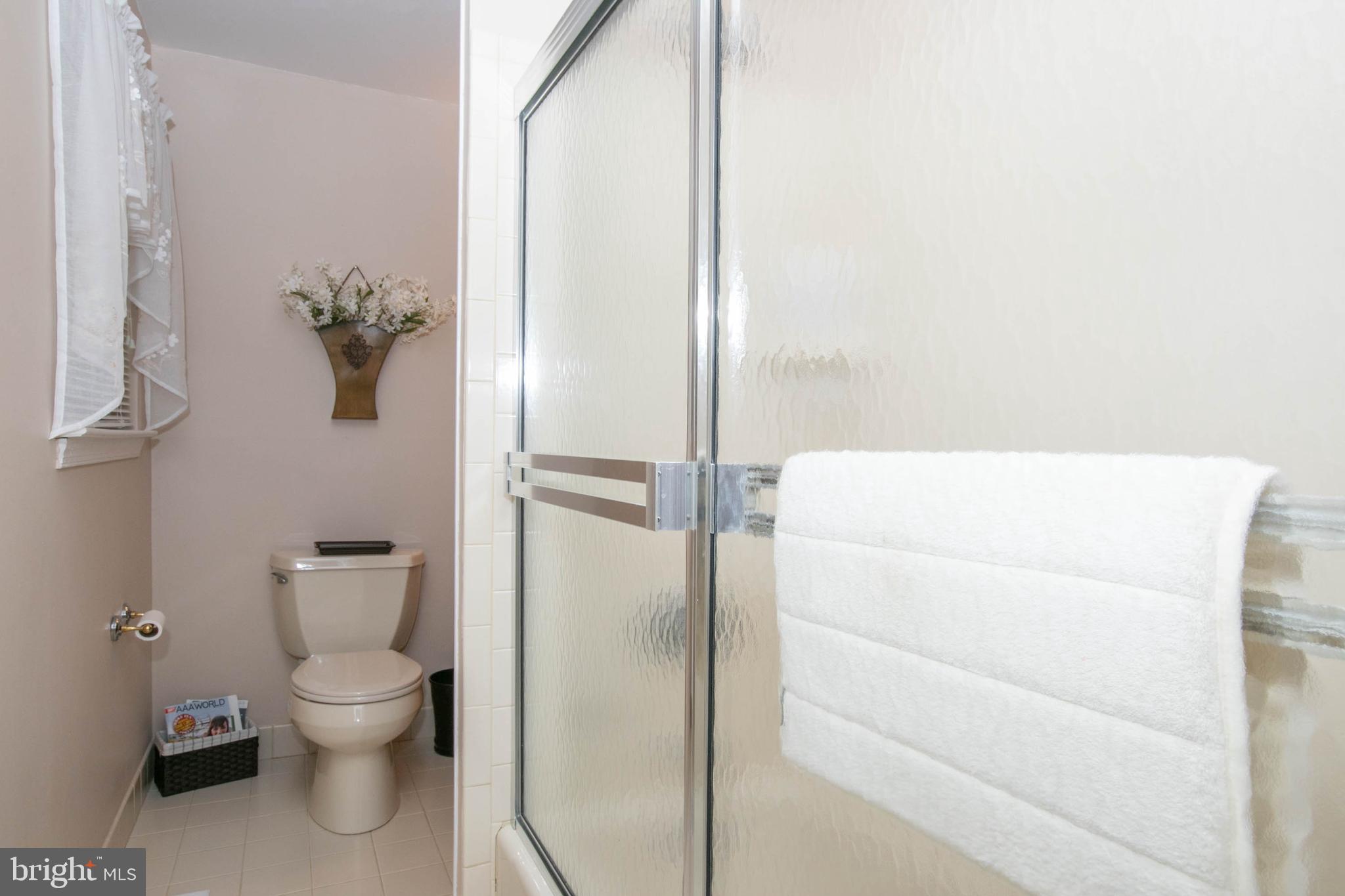 163 Oxford Road Delran, NJ 08075 - Photo 25 of 29 Bathroom