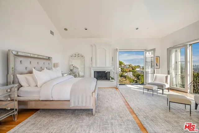 $10,495,000 | 1260 St Ives Place, Los Angeles, CA 90069