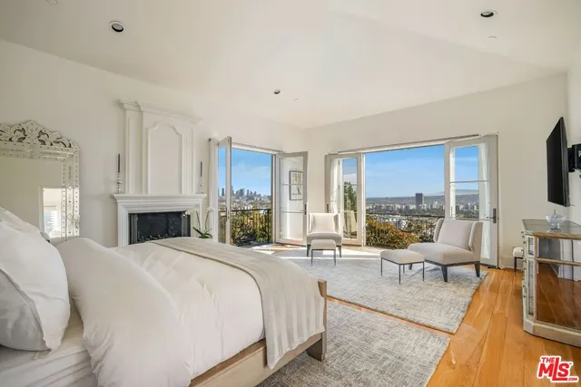 $10,495,000 | 1260 St Ives Place, Los Angeles, CA 90069