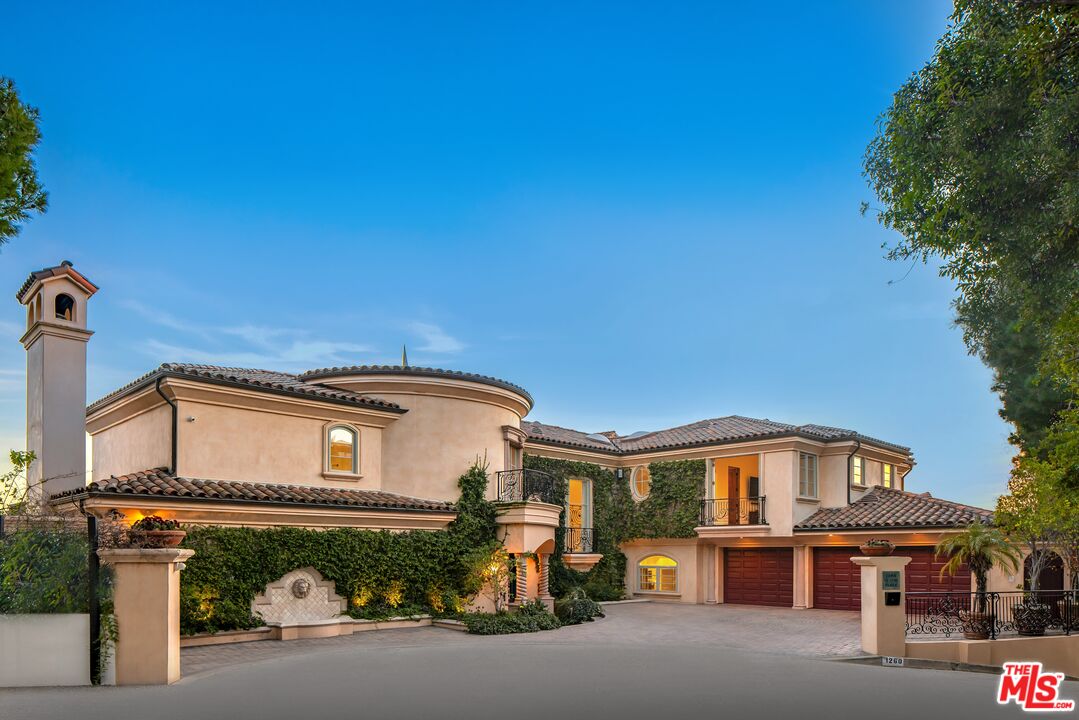 1260 St Ives Place Los Angeles, CA 90069 - Photo 2 of 34