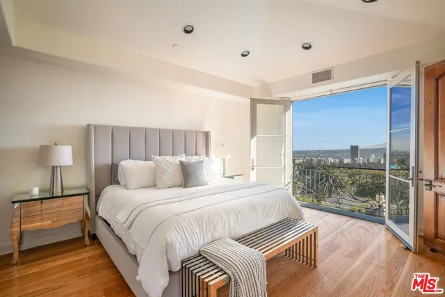 $10,495,000 | 1260 St Ives Place, Los Angeles, CA 90069