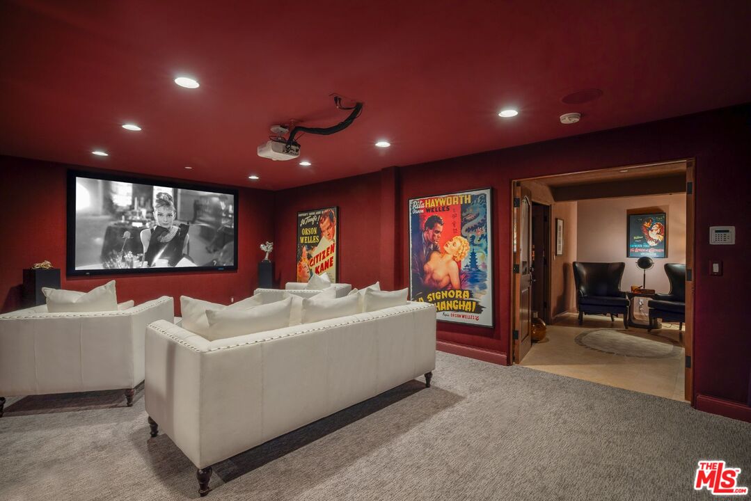 1260 St Ives Place Los Angeles, CA 90069 - Photo 25 of 34