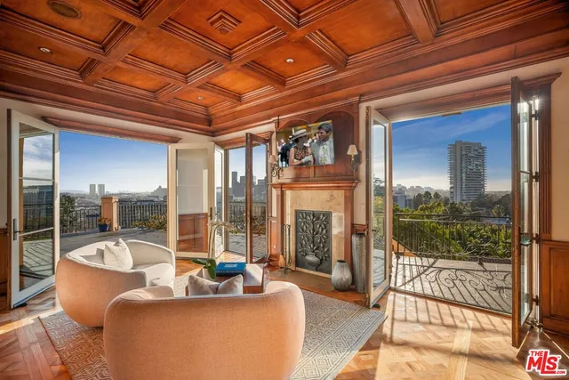 $10,495,000 | 1260 St Ives Place, Los Angeles, CA 90069