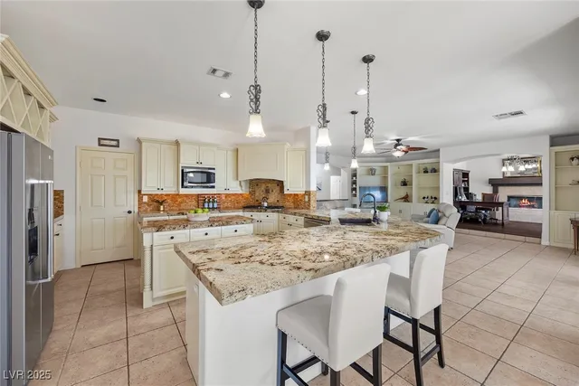 $1,149,990 | 2445 Ping Drive, Henderson, NV 89074