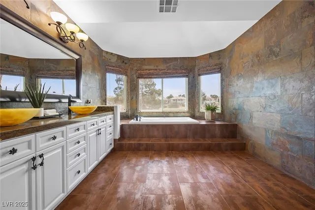 $1,149,990 | 2445 Ping Drive, Henderson, NV 89074