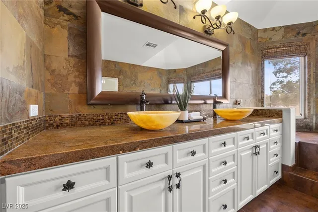 $1,149,990 | 2445 Ping Drive, Henderson, NV 89074