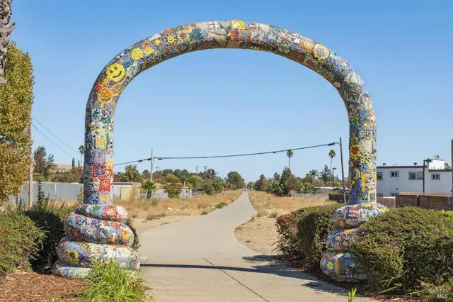 a picture of a city view