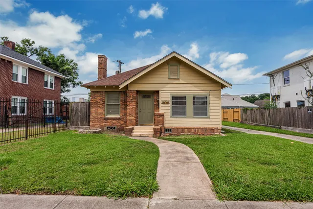 $1,650 | 2611 Rosewood Street, Houston, TX 77004