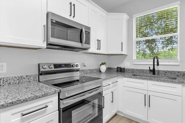 $289,900 | 2020 Calabria Avenue, Davenport, FL 33897