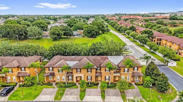 $289,900 | 2020 Calabria Avenue, Davenport, FL 33897