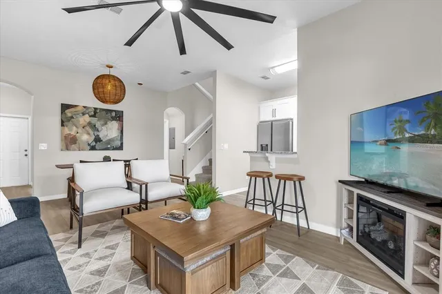 $289,900 | 2020 Calabria Avenue, Davenport, FL 33897