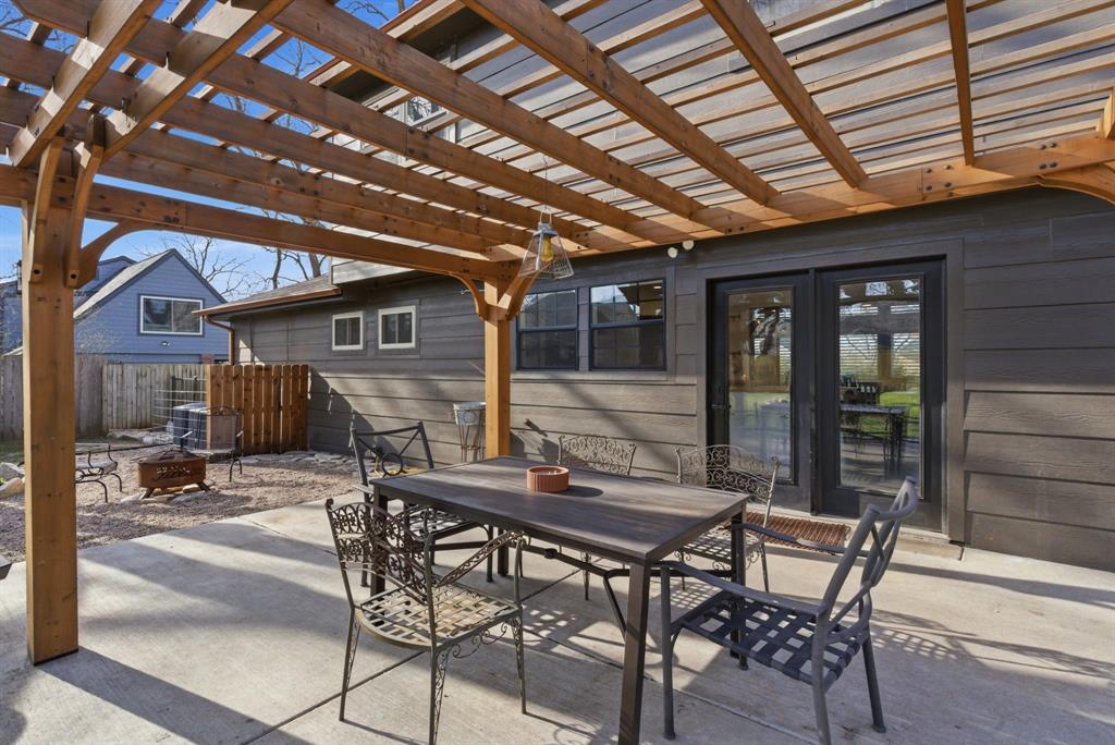 5206 Wedgefield Road Granbury, TX 76049 - Photo 28 of 39 a patio outdoor space with seating space