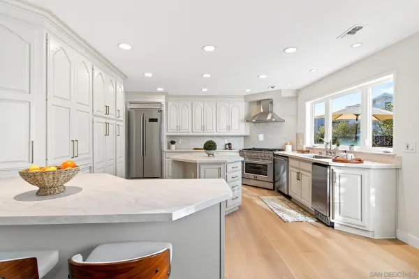 $2,299,000 | 1820 Bienvenida Circle, Carlsbad, CA 92008