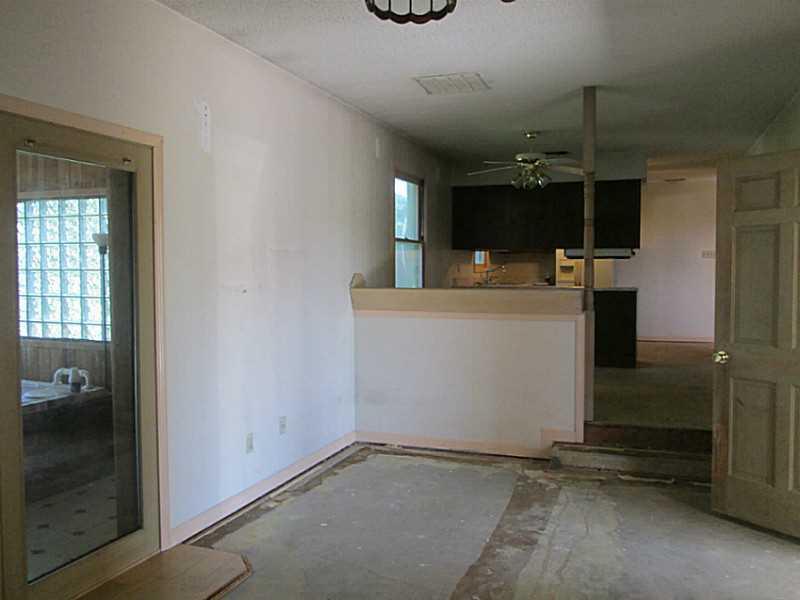 8762 5 Points Road Indianapolis, IN 46237 - Photo 13 of 20 Gallery Image 13
