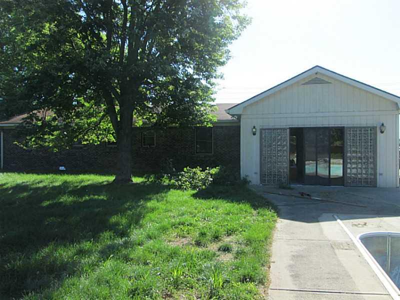 8762 5 Points Road Indianapolis, IN 46237 - Photo 17 of 20 Gallery Image 17