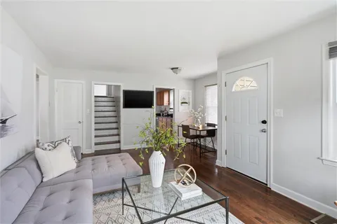 $299,000 | 8324 Belleview Avenue, Kansas City, MO 64114