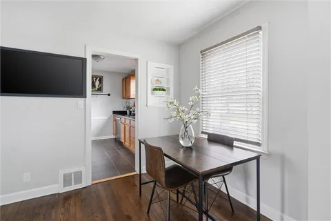 $299,000 | 8324 Belleview Avenue, Kansas City, MO 64114