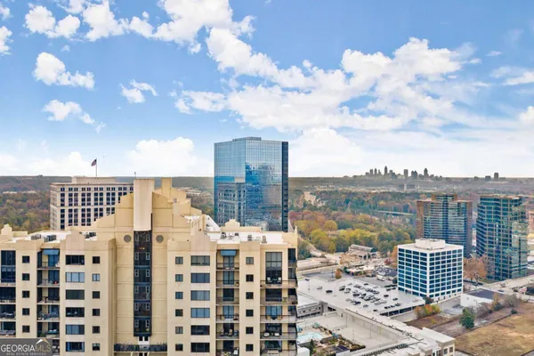 $2,800 | 3481 Lakeside Drive Northeast, Unit 605, Atlanta, GA 30326