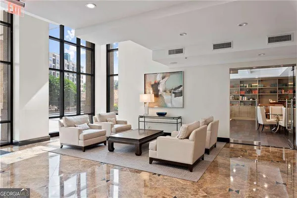 $2,800 | 3481 Lakeside Drive Northeast, Unit 605, Atlanta, GA 30326