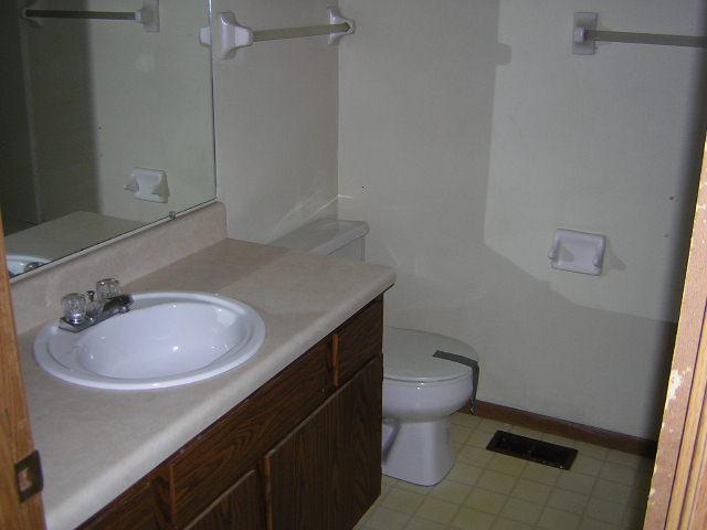 3814 Petzinger Road, Unit 816 Columbus, OH 43232 - Photo 16 of 17 Gallery Image 16