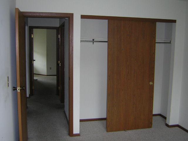 3814 Petzinger Road, Unit 816 Columbus, OH 43232 - Photo 8 of 17 Gallery Image 8