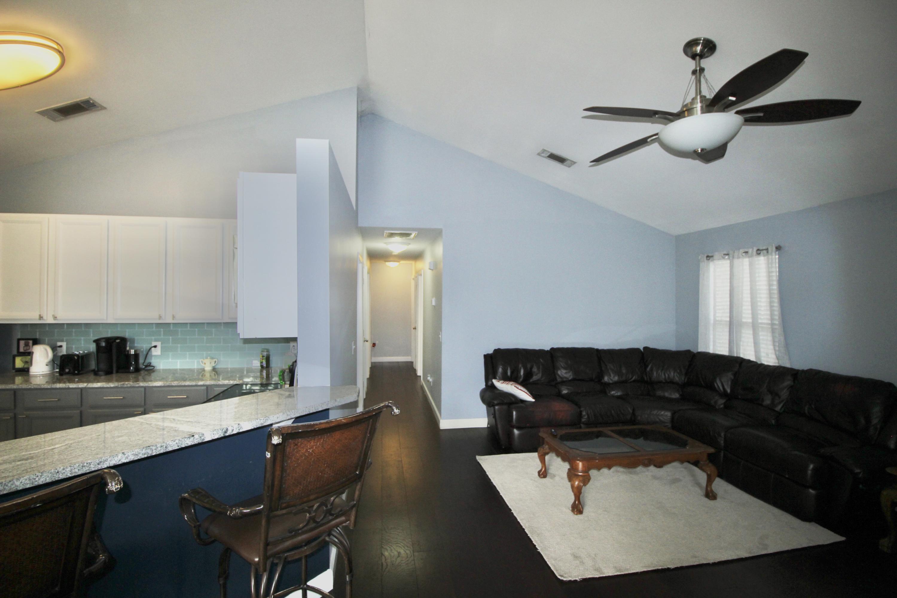 304 East Renoir Road DeFuniak Springs, FL 32433 - Photo 4 of 25 65866D11-672F-4B47-AC07-1FA3CB3920BF_1_2