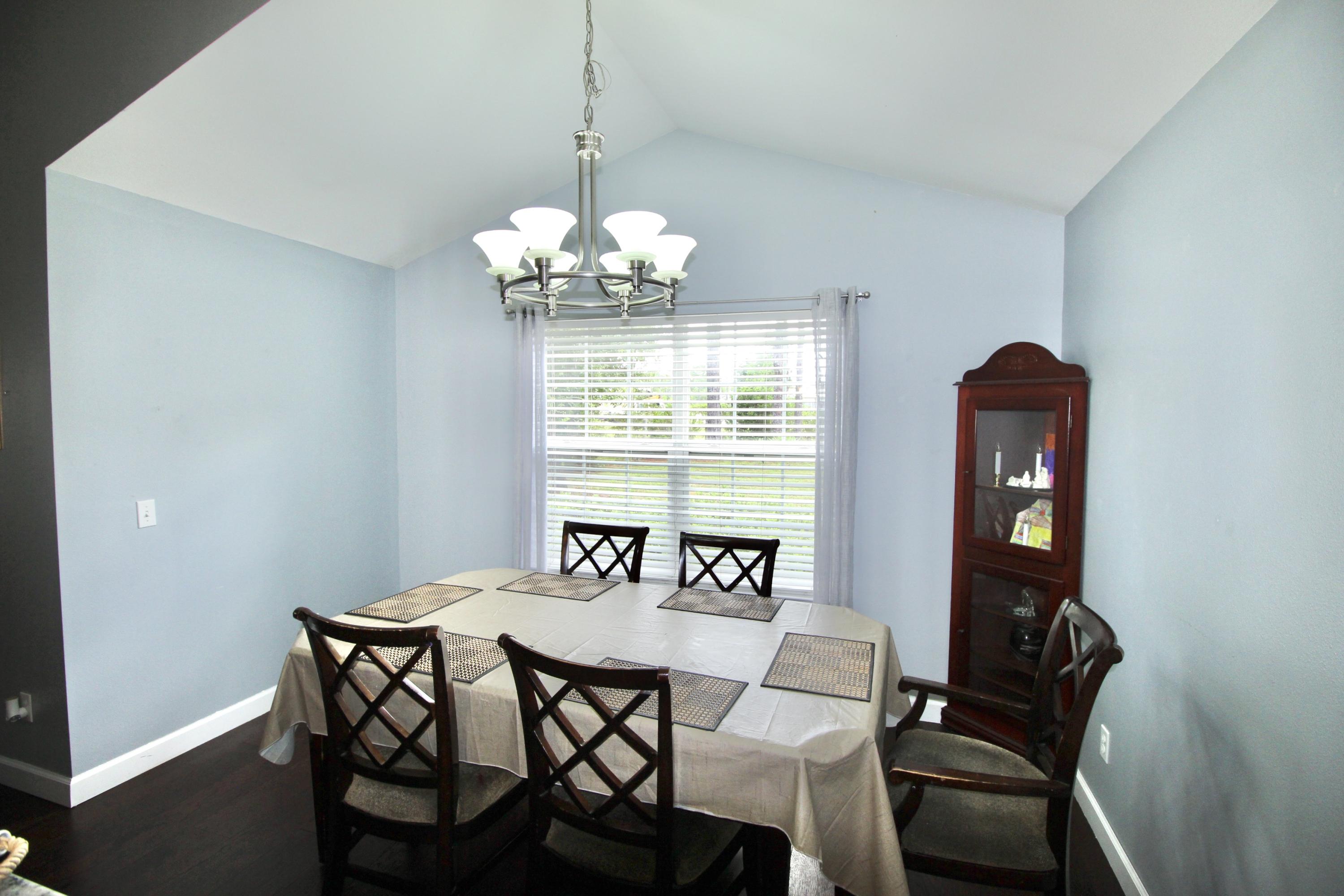 304 East Renoir Road DeFuniak Springs, FL 32433 - Photo 9 of 25 Dining area