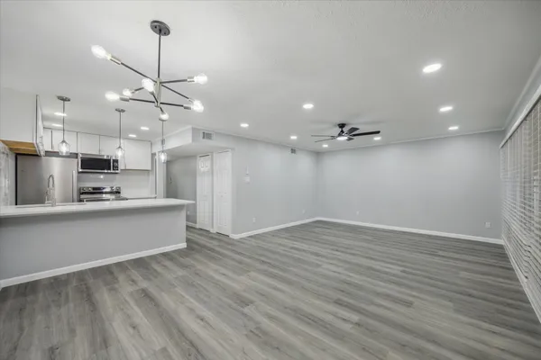 $1,900 | 3271 Sul Ross Street, Unit 21, Houston, TX 77098