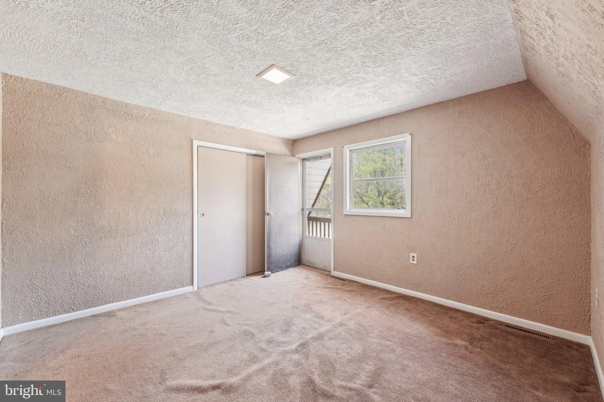 2 Oakview Drive Berlin, NJ 08009 - Photo 28 of 64 a view of an empty room with a window