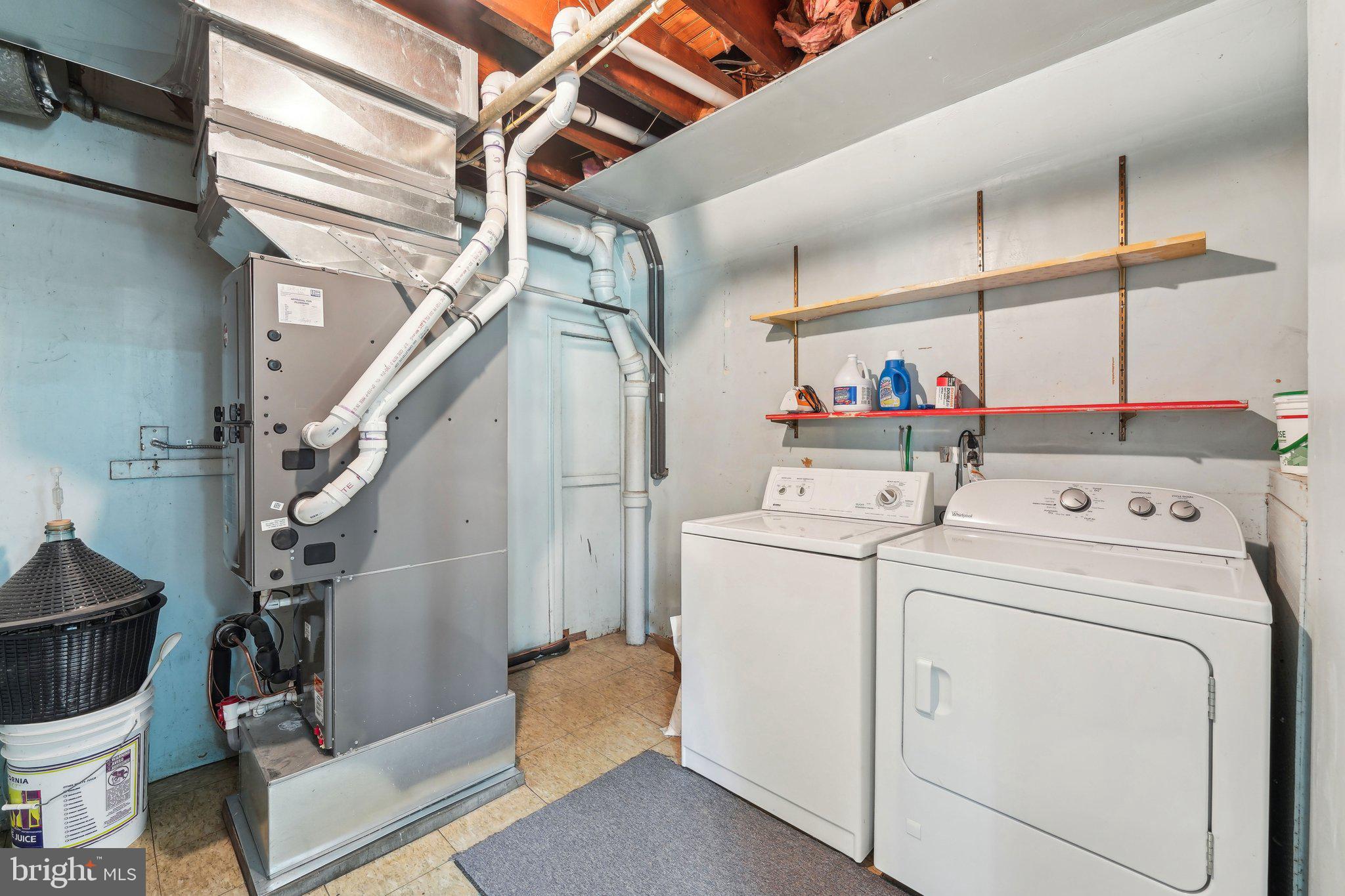 2 Oakview Drive Berlin, NJ 08009 - Photo 32 of 64 a utility room with dryer and washer