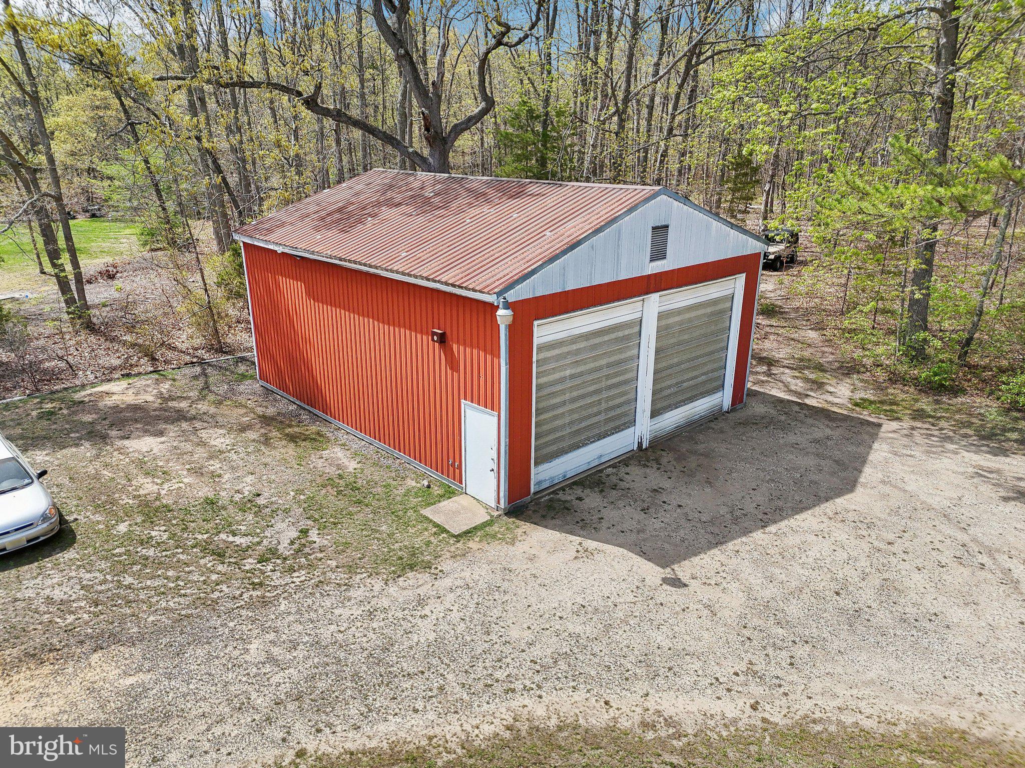 2 Oakview Drive Berlin, NJ 08009 - Photo 55 of 64 a view of backyard with a barn and large tree