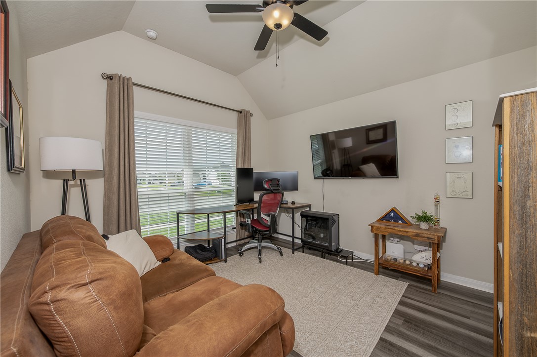 2078 Viva Road Bryan, TX 77807 - Photo 23 of 32