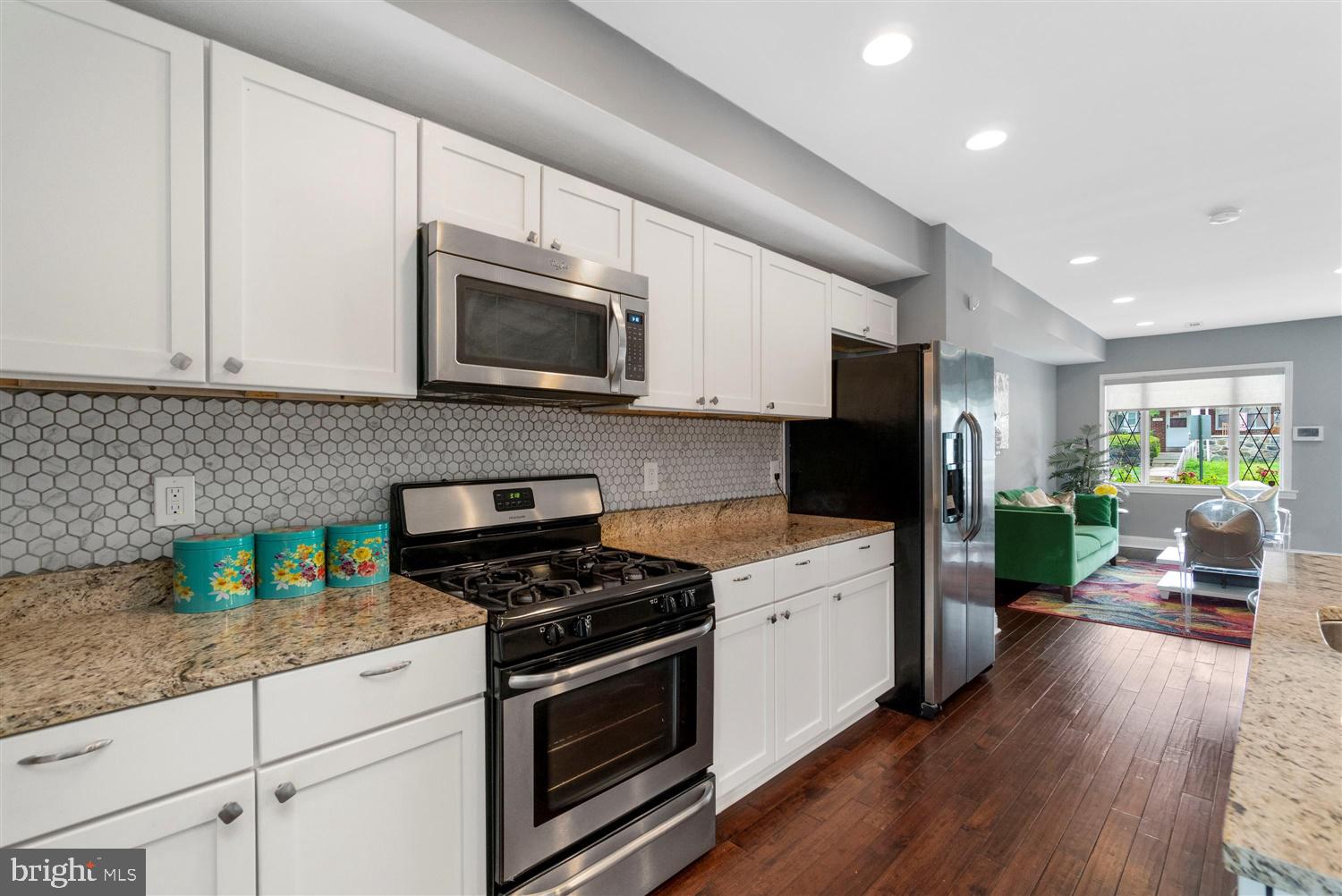 3816 Woodridge Road Baltimore, MD 21229 - Photo 11 of 30 Gallery Image 11